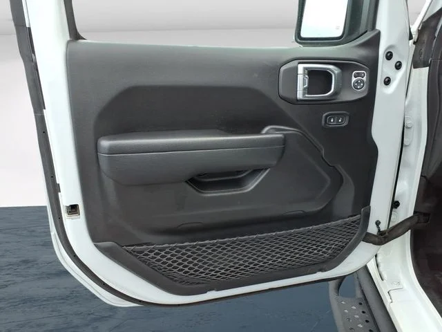 Used 2022 White Jeep Unlimited Willys image 21