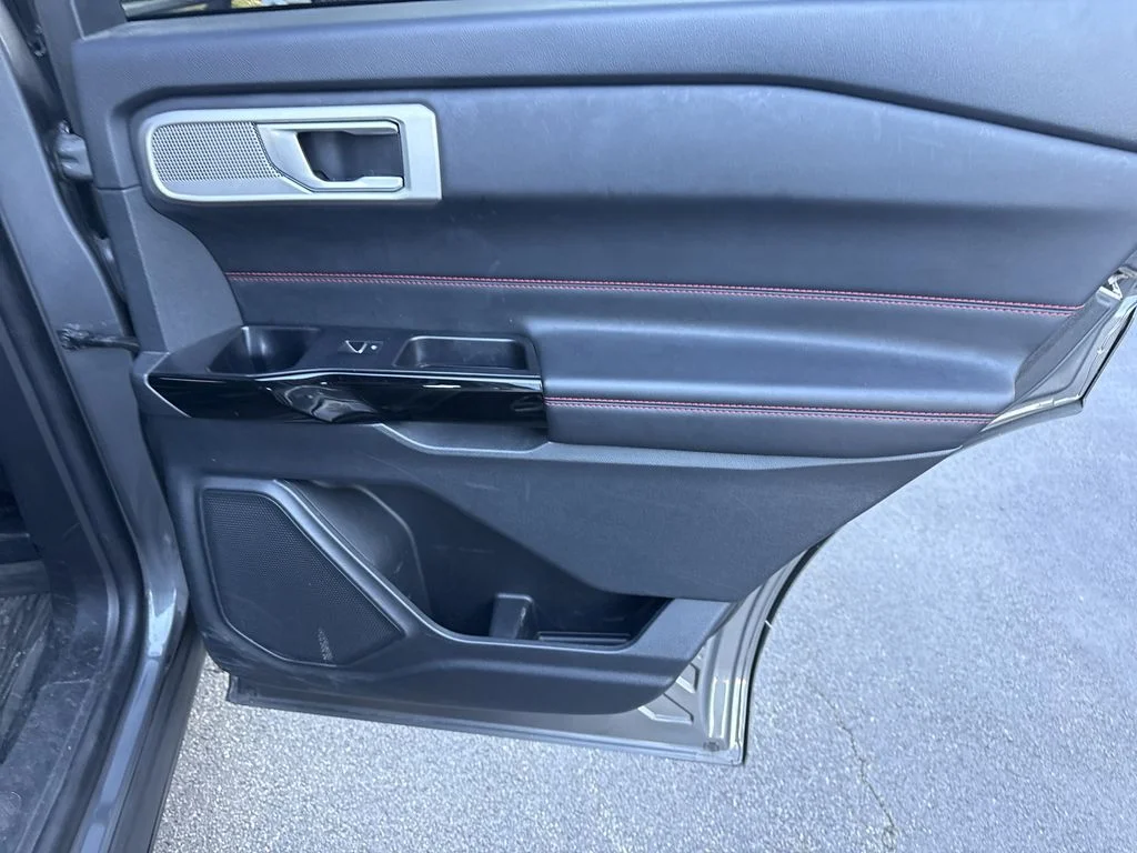 Used 2023 Gray Ford ST-Line image 32