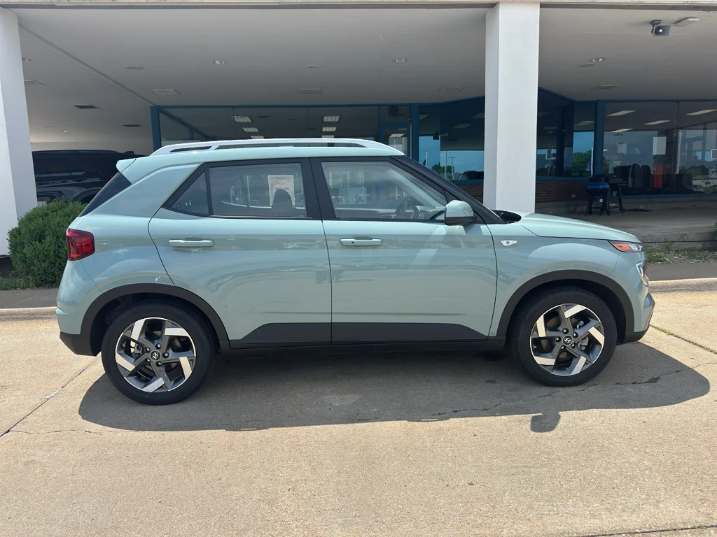 Used 2025 Mirage Green Hyundai SEL image 7