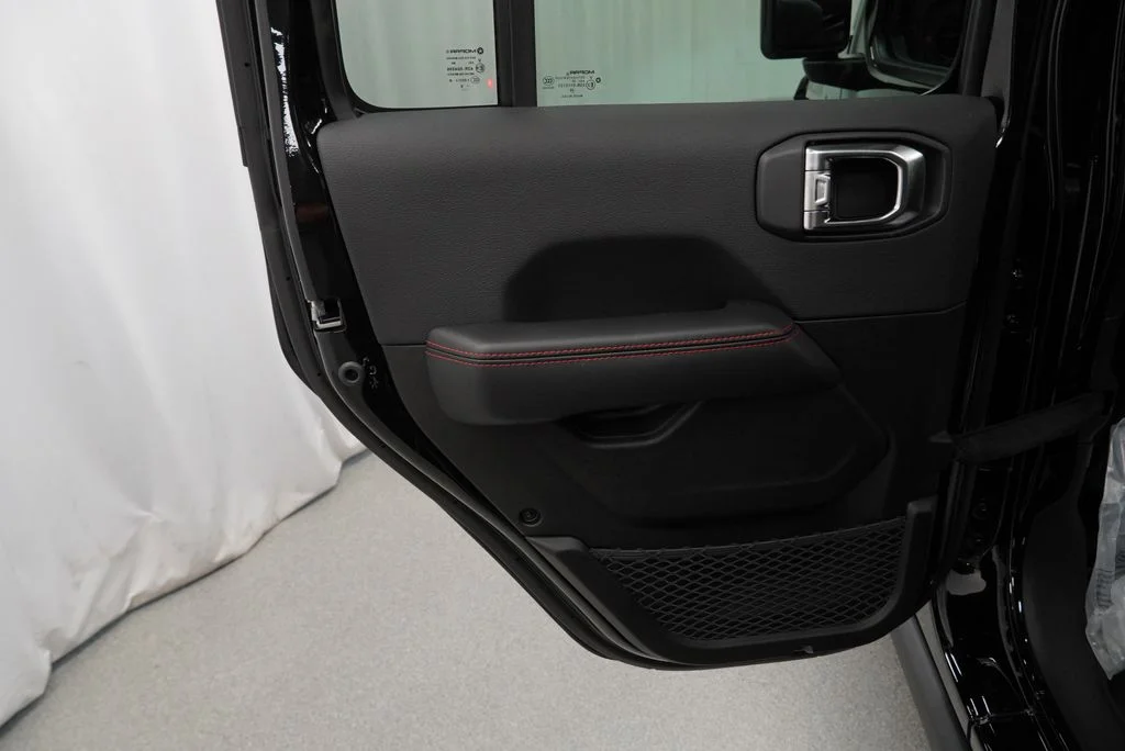New 2026 Black Clear-Coat Exterior Paint Jeep Rubicon image 30