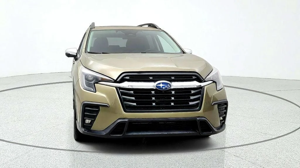 Used 2023 Autumn Green Metallic Subaru Limited 8-Seater w/ Moonroof & Nav System image 2