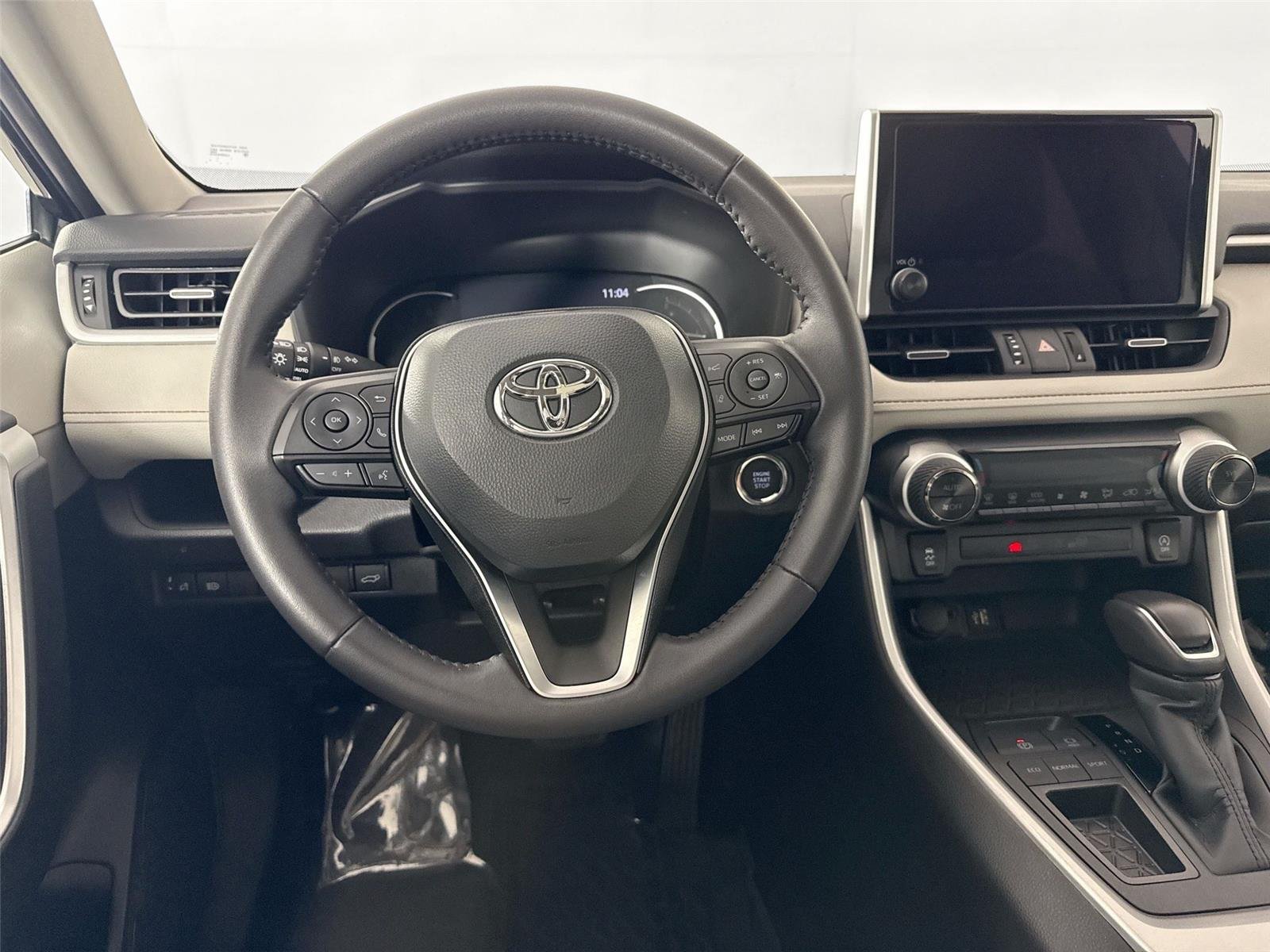 Certified Used 2025 Blueprint Toyota XLE Premium image 30