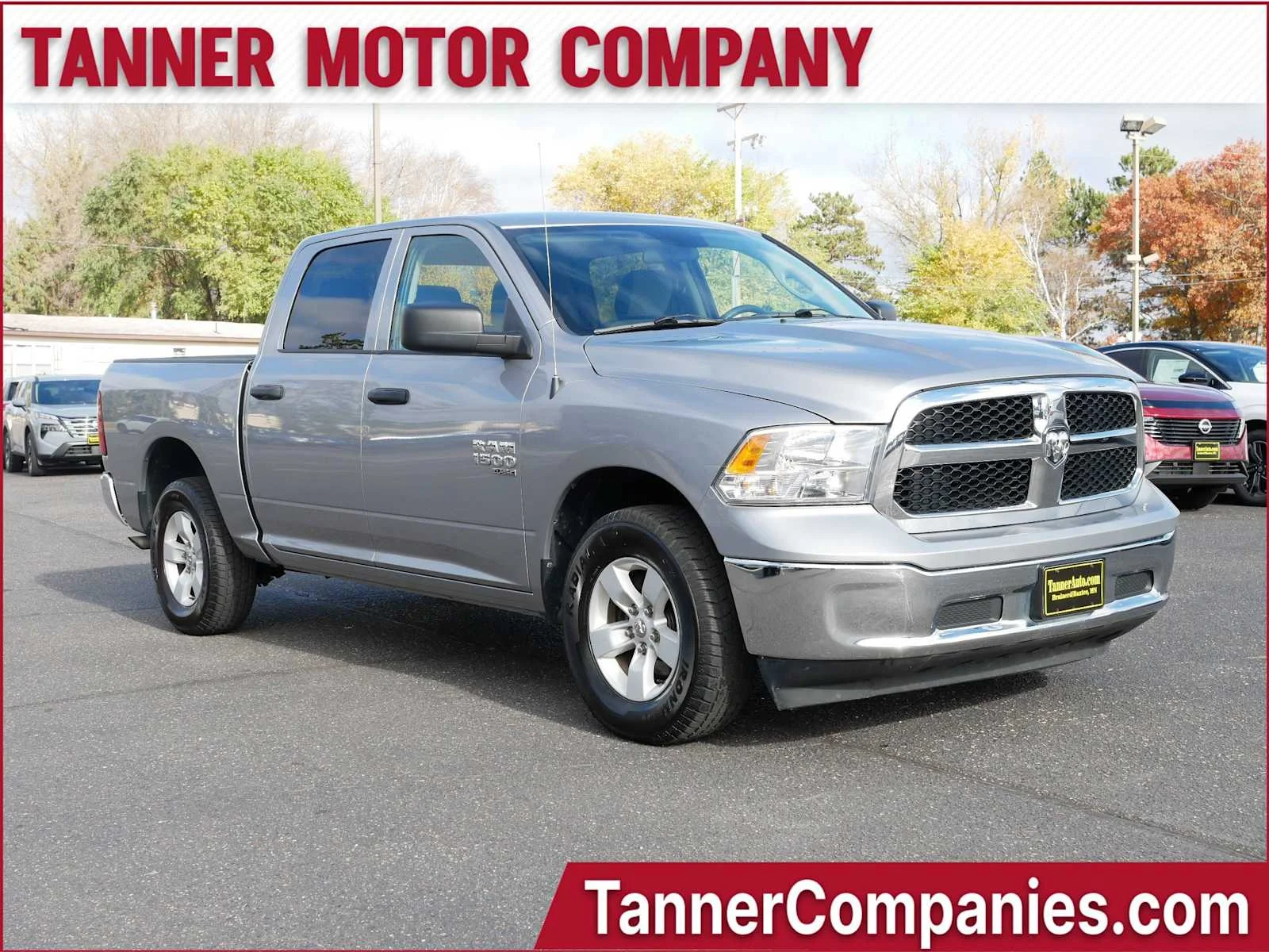2022 RAM 1500 Classic SLT 4x4 Crew Cab 5'7's photo