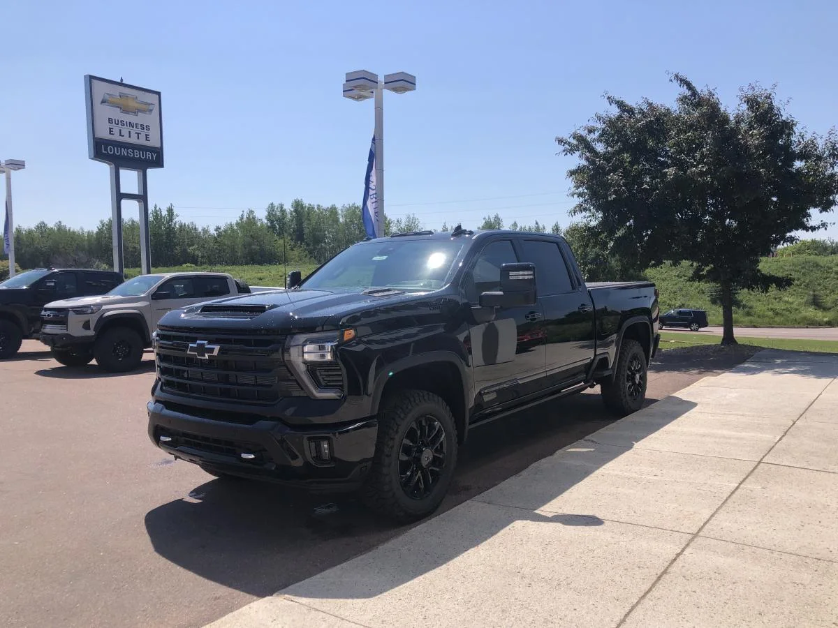 New 2026 Black Chevrolet 4wd Crew Cab 159 image 4