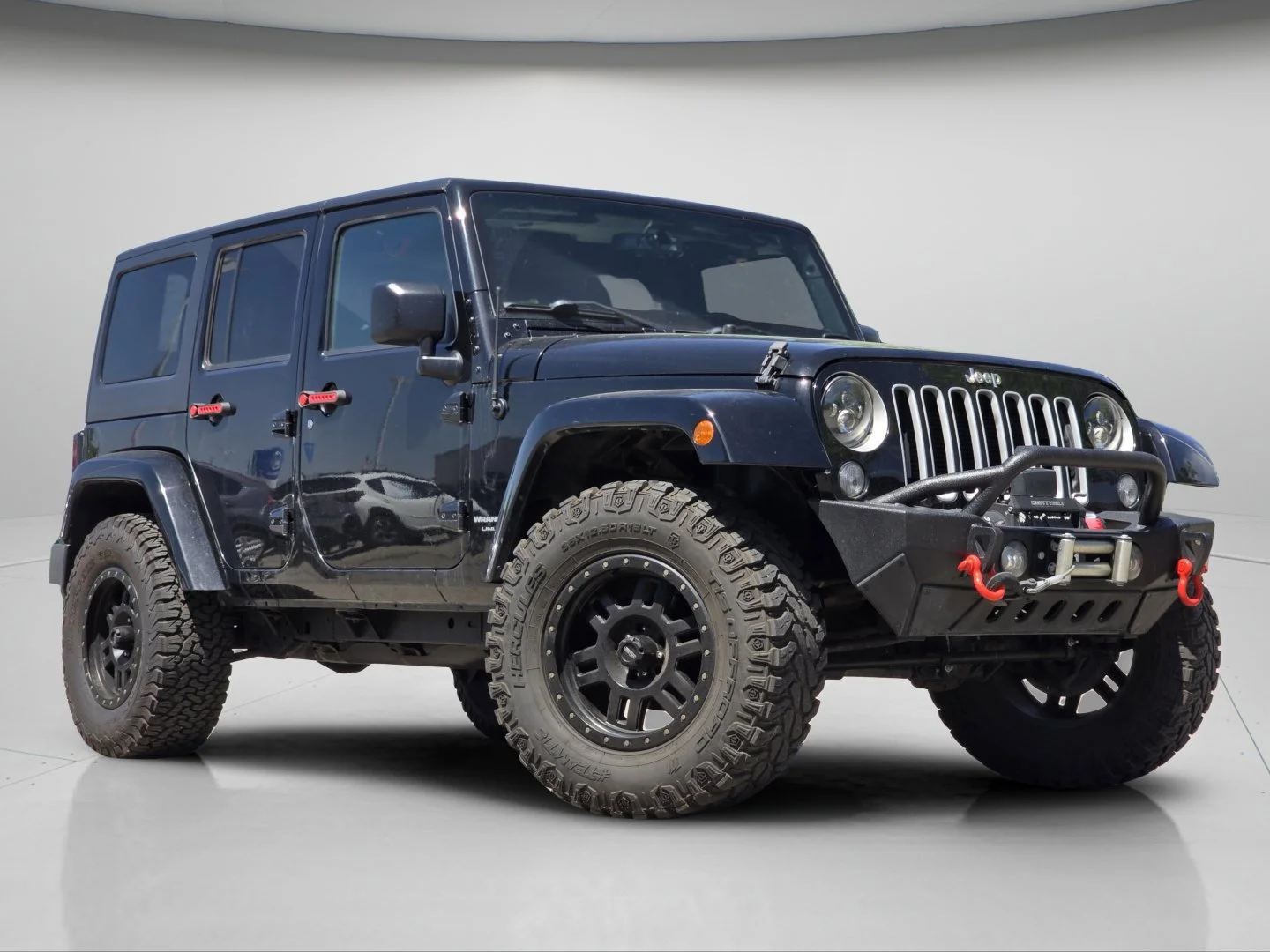 Used 2018 Black Clearcoat Jeep Sahara image 2