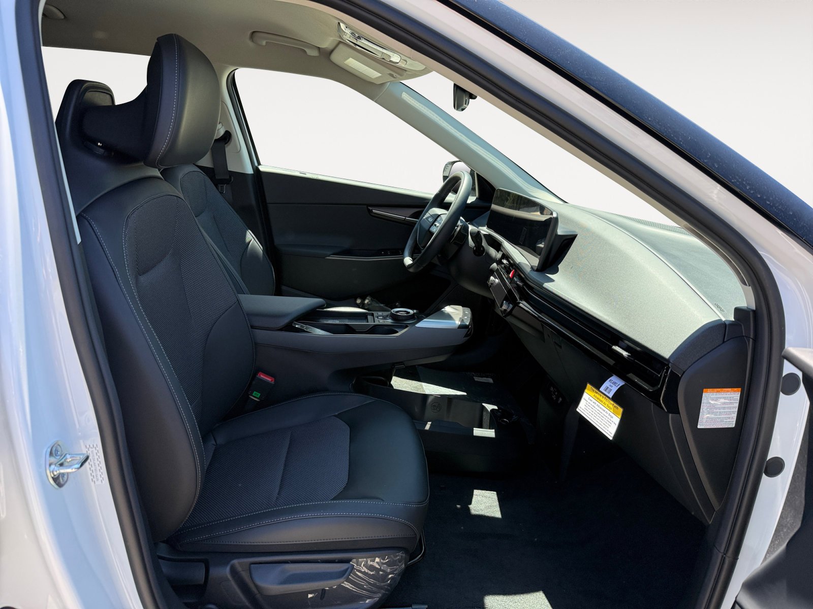 New 2026 Glacial White Pearl Kia Light Long Range image 19