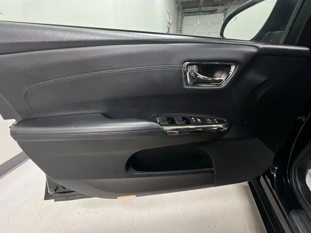 Used 2017 Black Toyota XLE image 22
