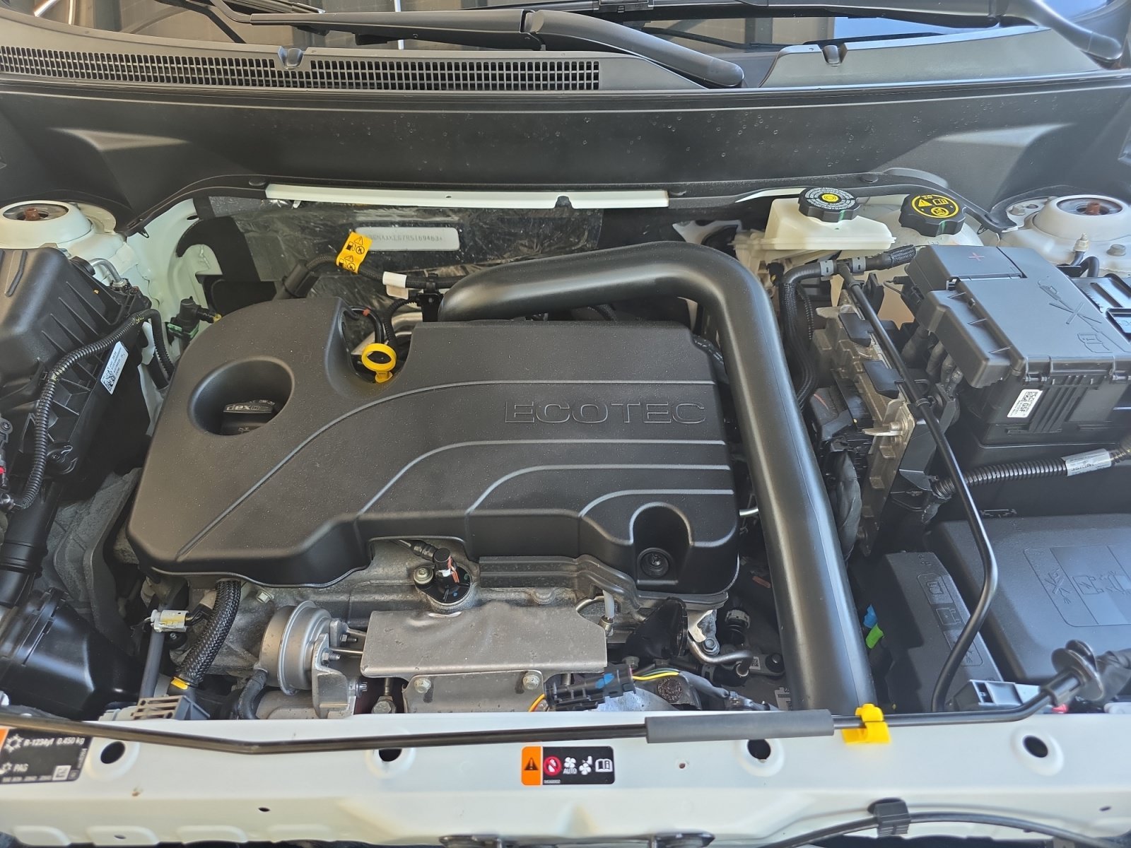Used 2024 Summit White Chevrolet LT image 29