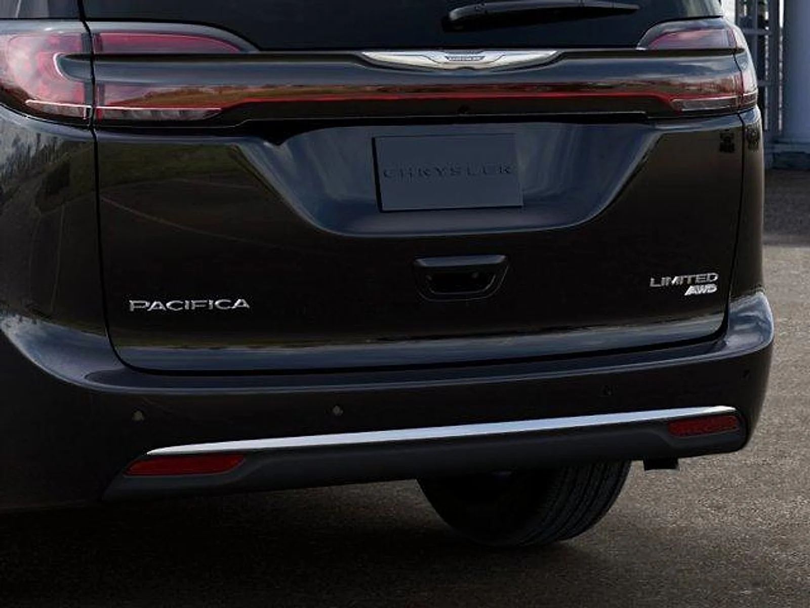 New 2026 Diamond Black Crystal Pearl-Coat Exterior Paint Chrysler Limited AWD image 13