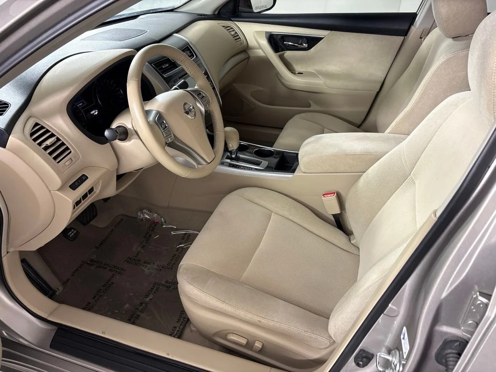 Used 2013 Beige Nissan 2.5 SV image 23