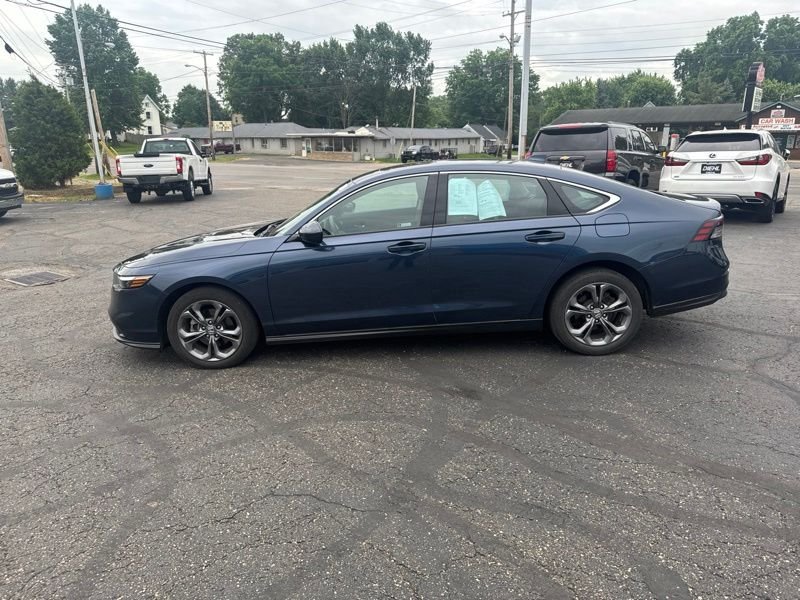 Used 2023  Honda EX image 4