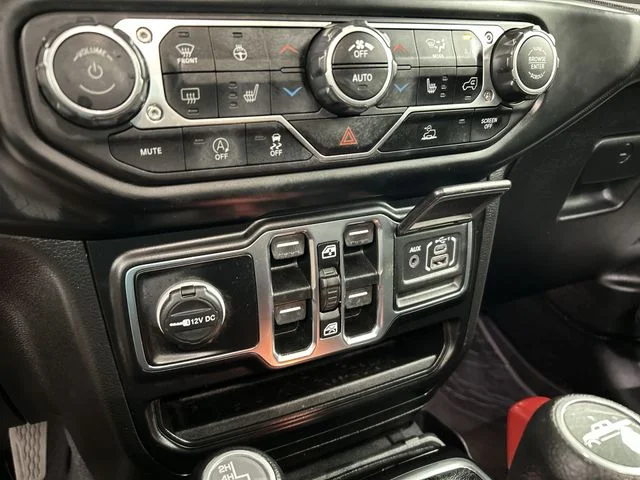 Used 2021 White Jeep Sport image 21