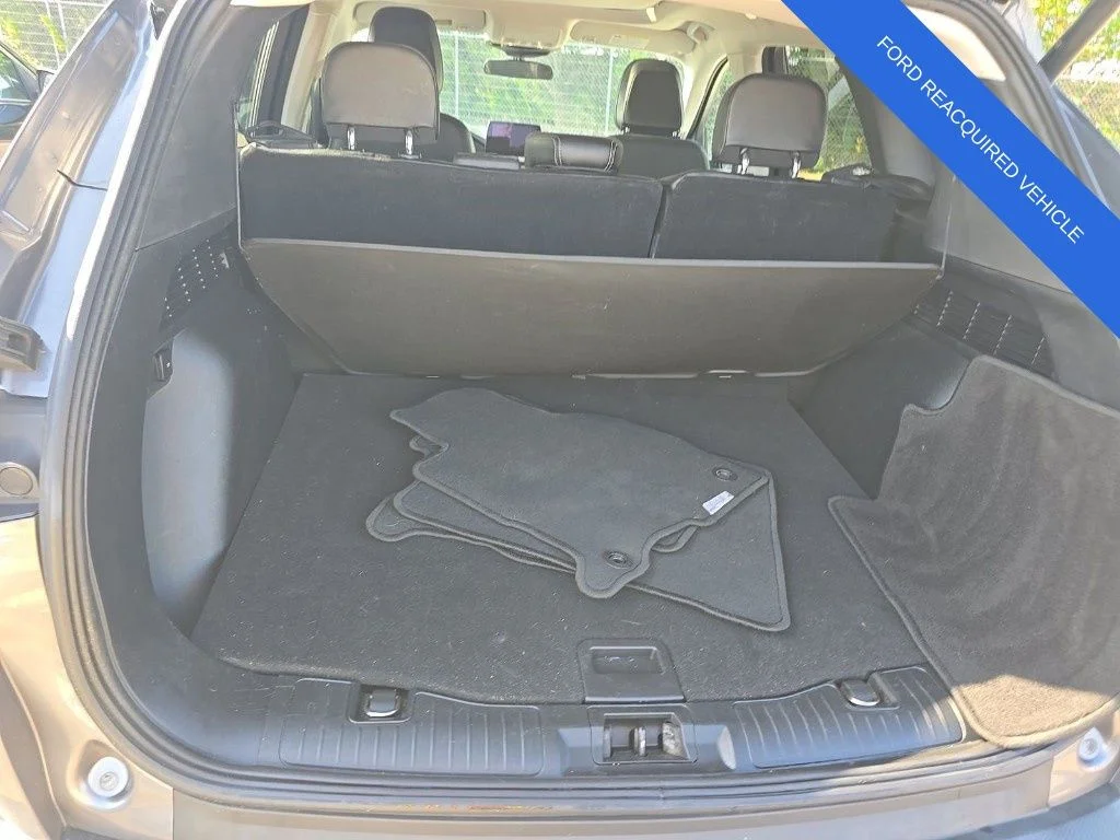 Used 2022 Gray Ford SEL image 5