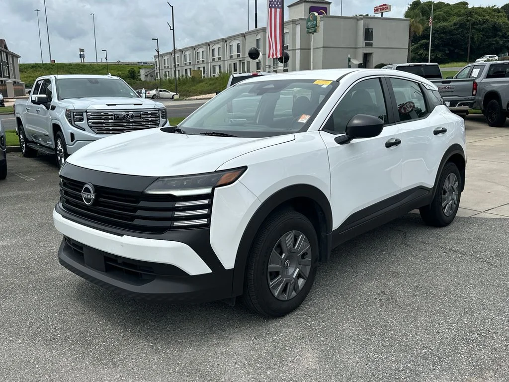 Used 2025 White Nissan S image 3