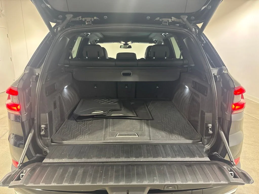 Used 2023 Jet Black BMW xDrive40i image 29