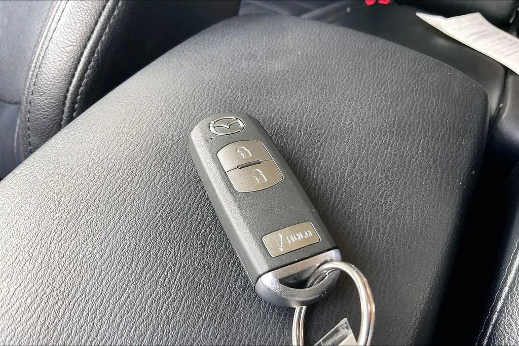 Used 2015 Red Mazda Grand Touring image 11