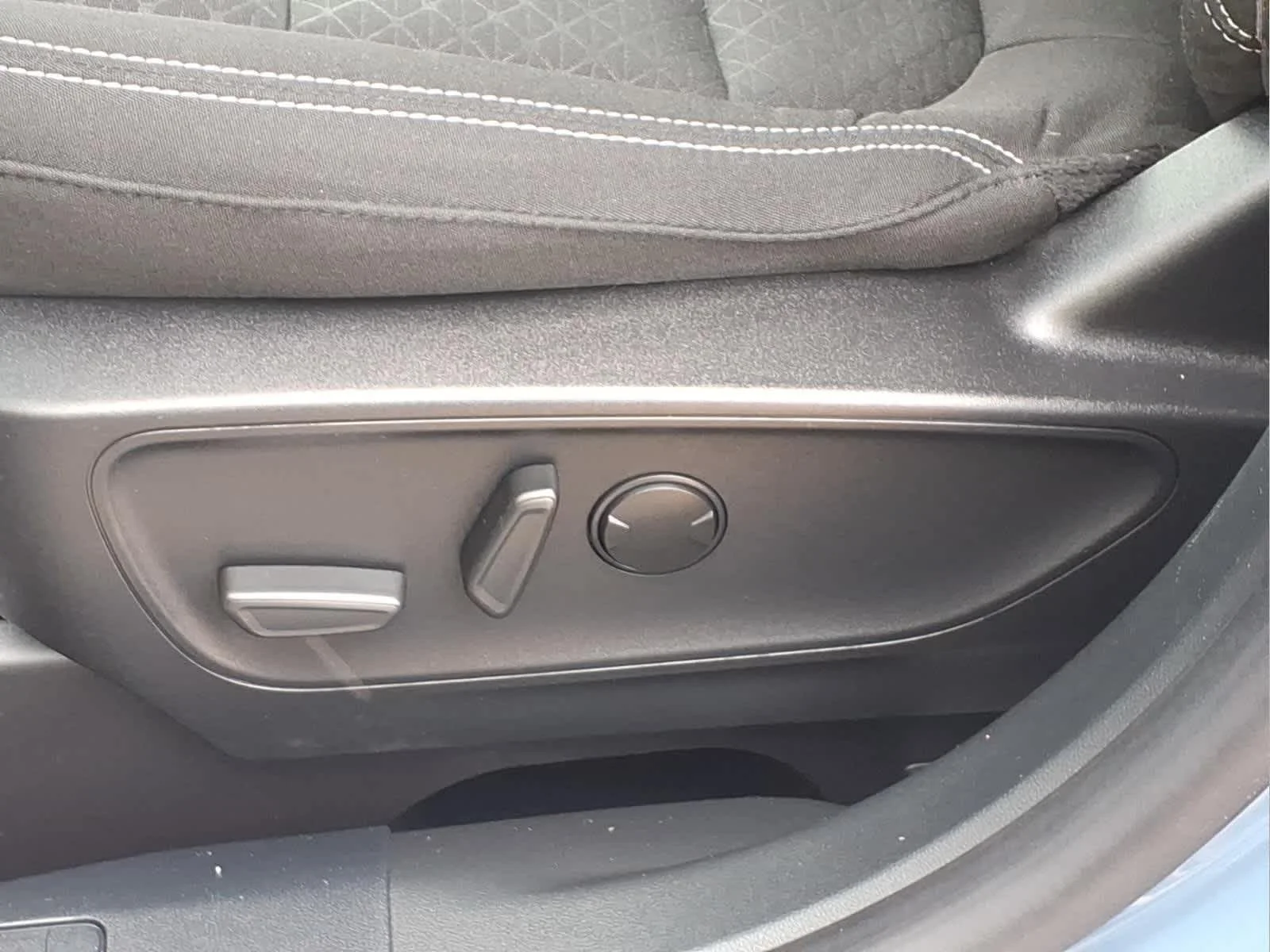 Used 2024 Vapor Blue Ford Active image 17