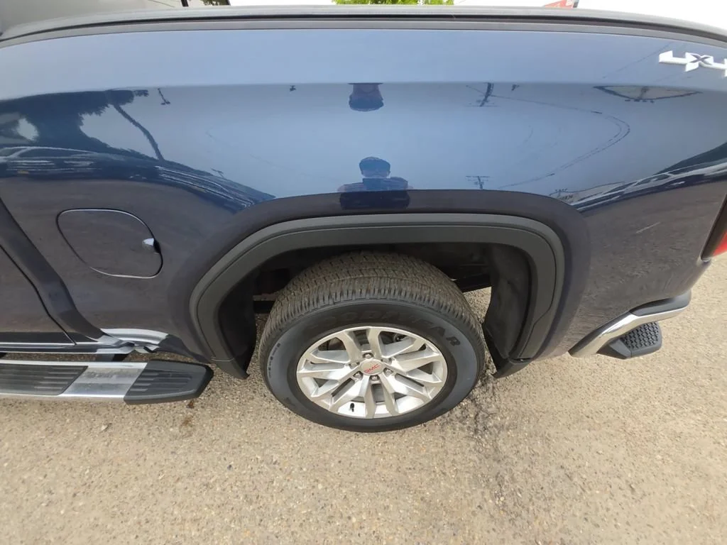 Used 2019 PACIFIC BLUE METALLIC GMC SLT image 26