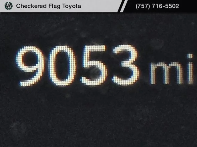 Used 2026 Ice Cap Toyota SE image 11