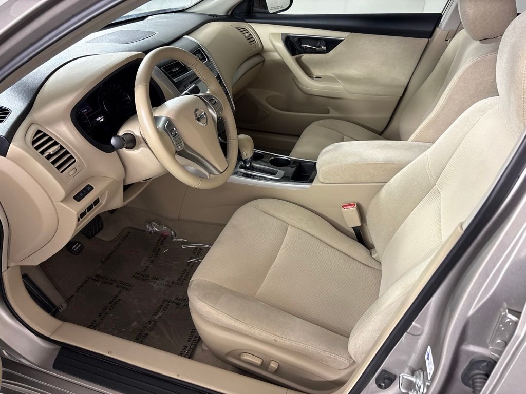 Used 2013 Beige Nissan 2.5 SV image 23