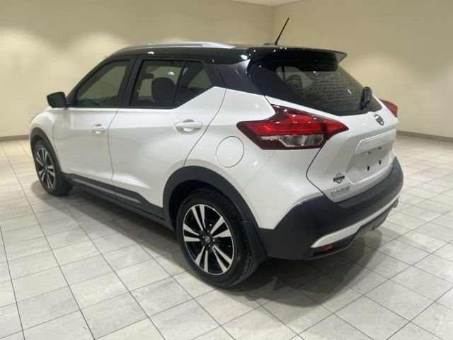 Used 2019 White Nissan SR image 3