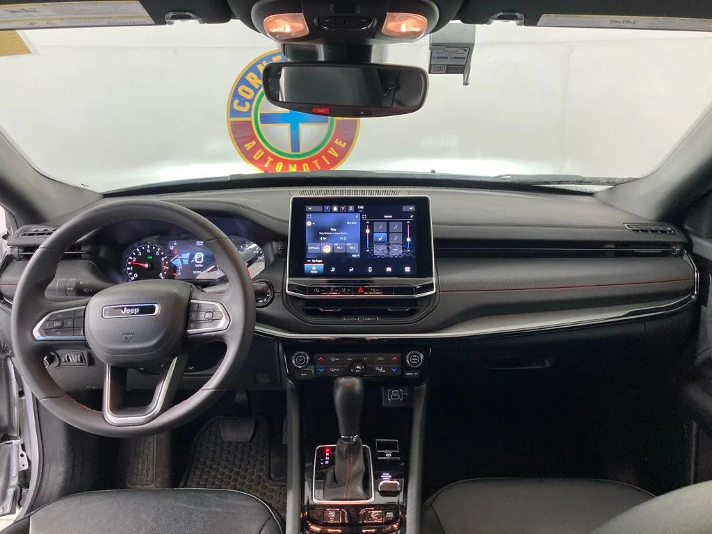 Used 2025 Silver Jeep Trailhawk image 9
