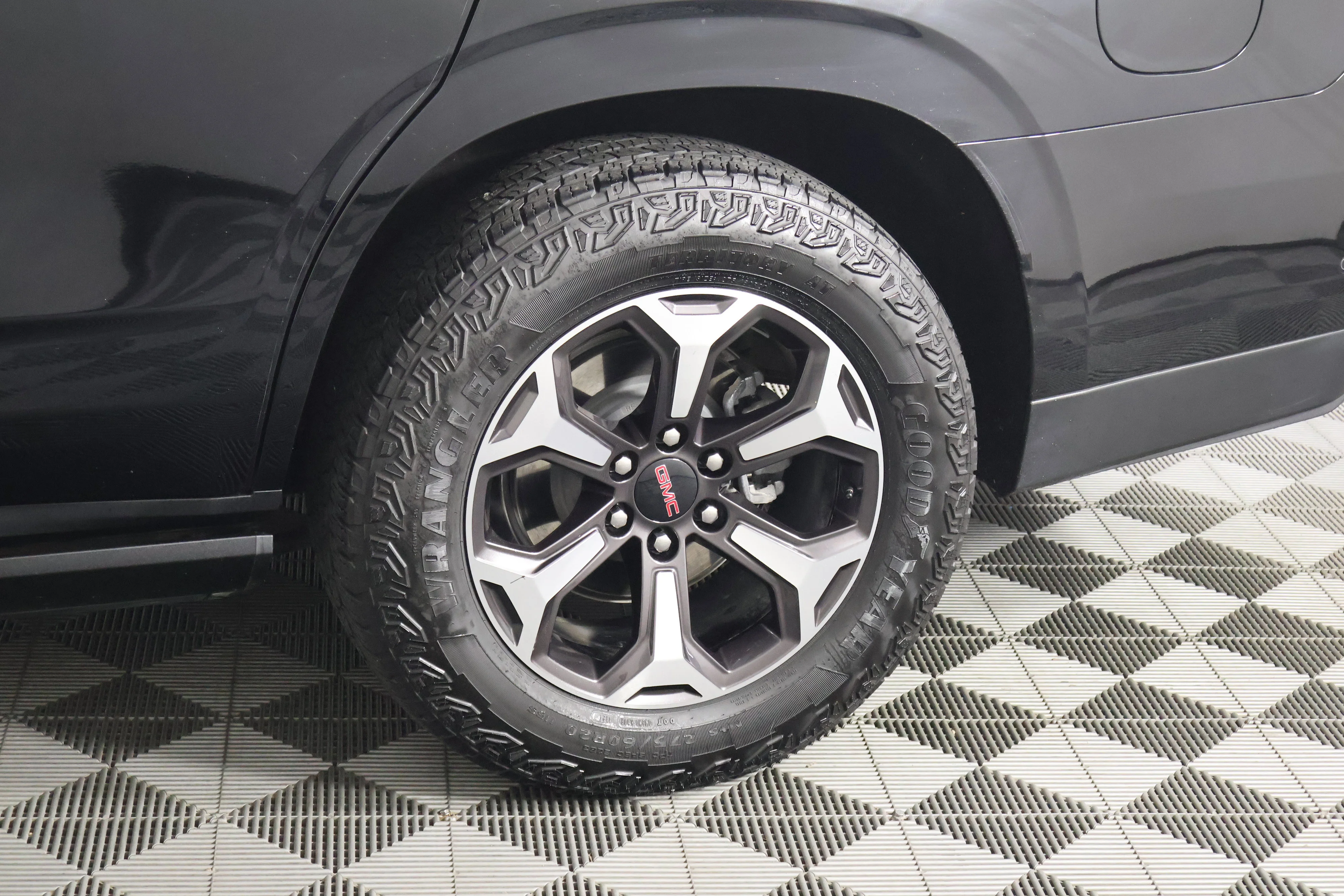 2025 GMC Yukon AT4 Ultimate - Photo 59