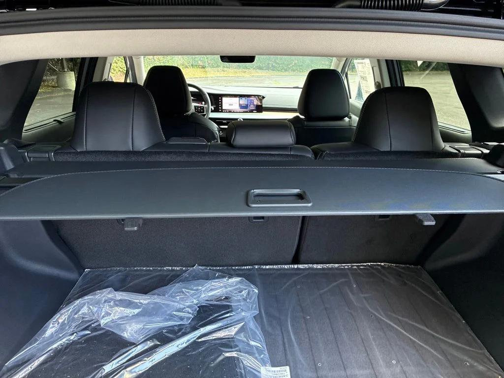 New 2026 Boulder Gray Pearl / Super Black Two-tone Nissan Platinum image 14