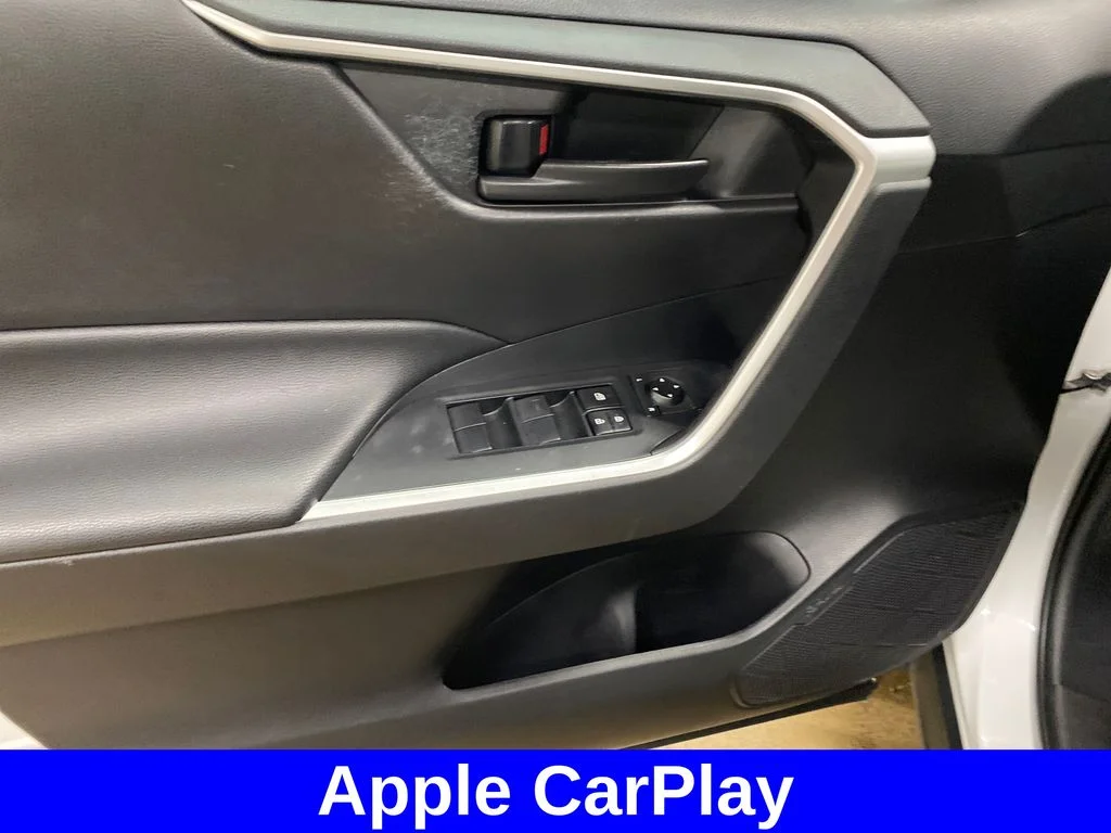 Used 2019 White Toyota LE image 9
