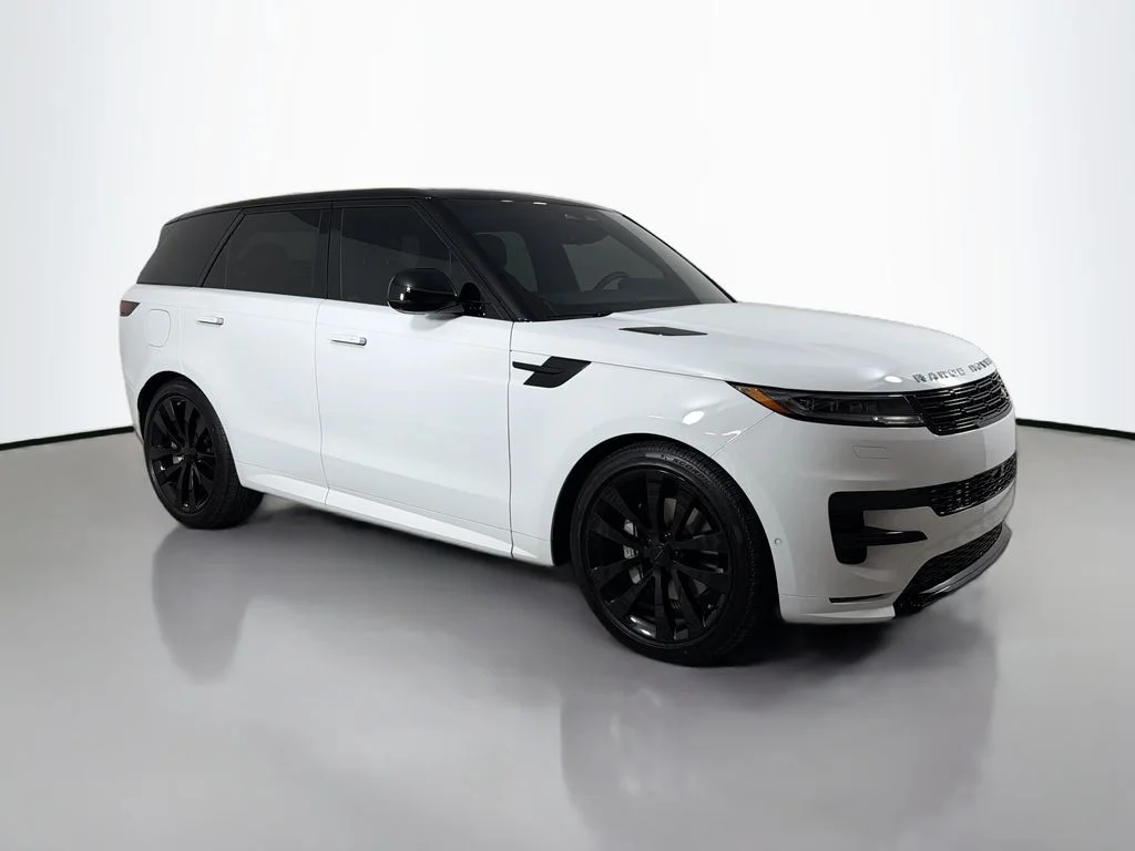 Used 2026 White Land Rover Dynamic SE image 3