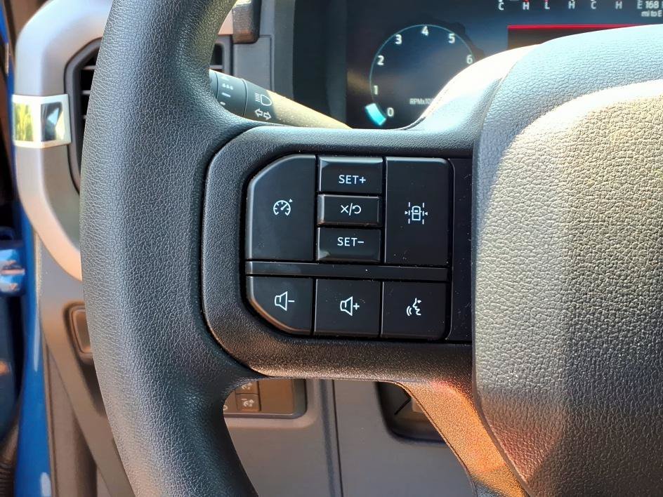 Used 2025 Atlas Blue Metallic Ford XL image 23