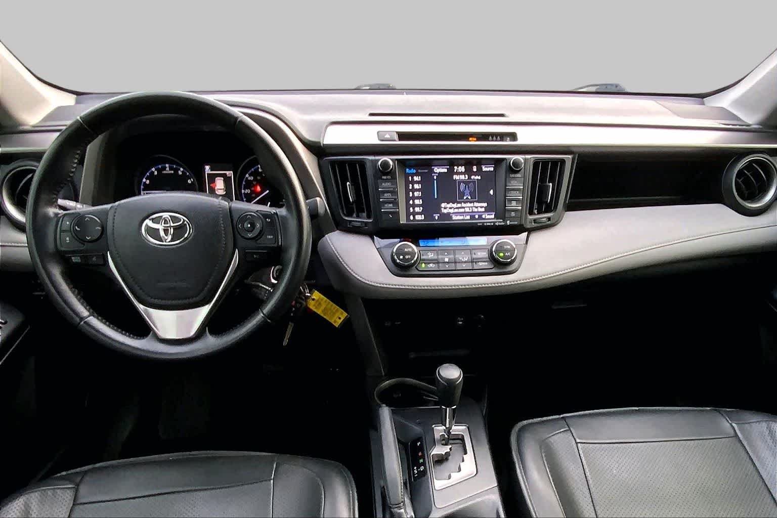 Used 2017 Super White Toyota XLE image 15