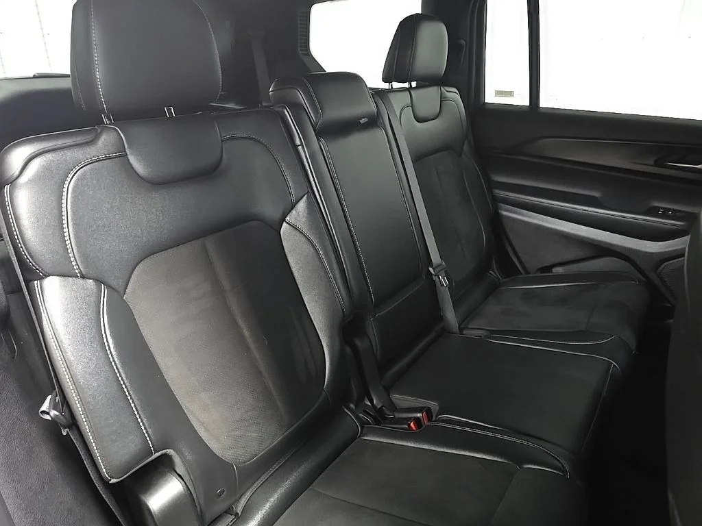 Used 2024 Gray Jeep Altitude image 16