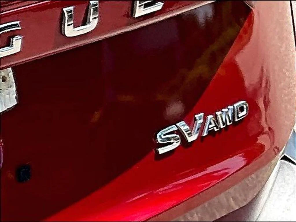Used 2023 Red Nissan SV image 28