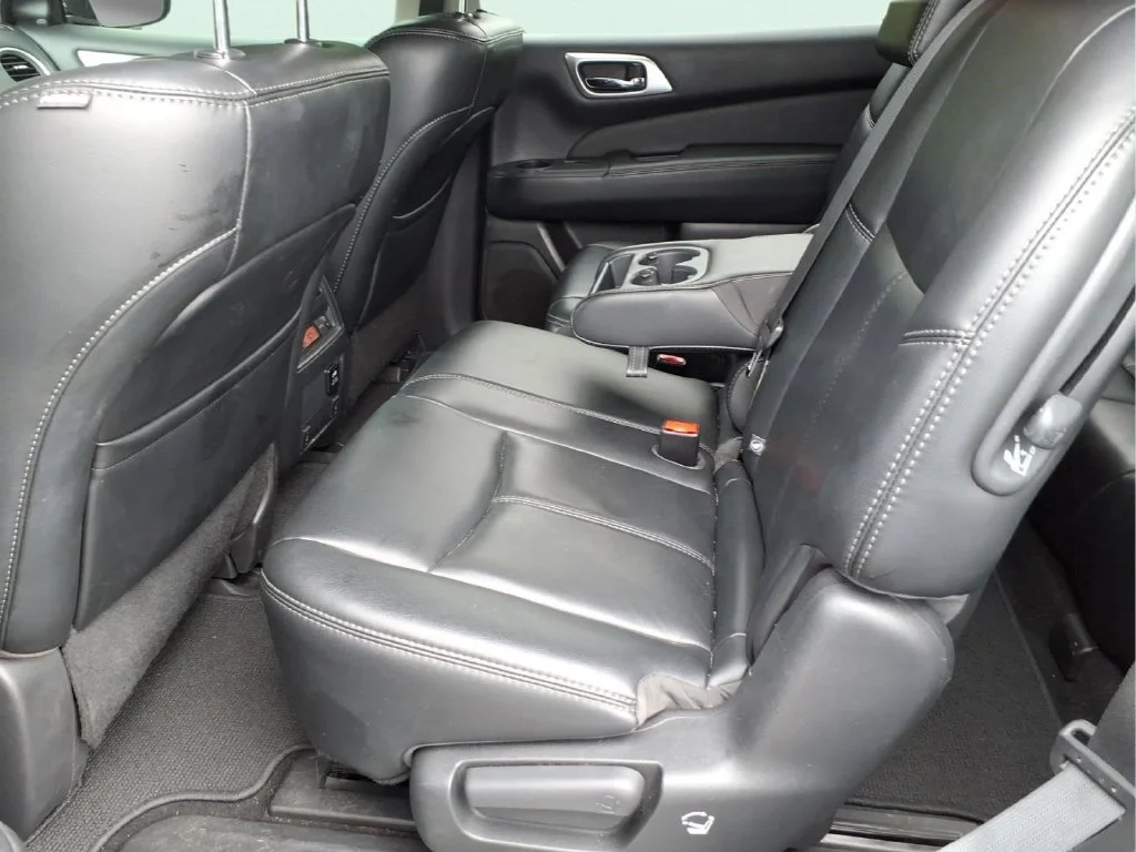 Used 2016 Gray Nissan SL image 14