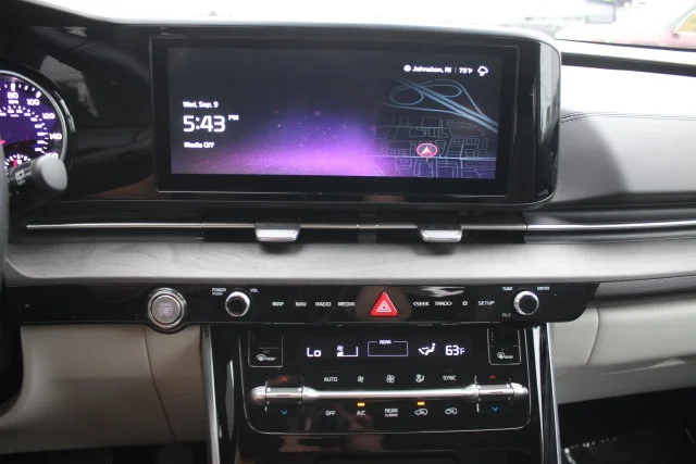 Used 2024 White Kia EX image 4
