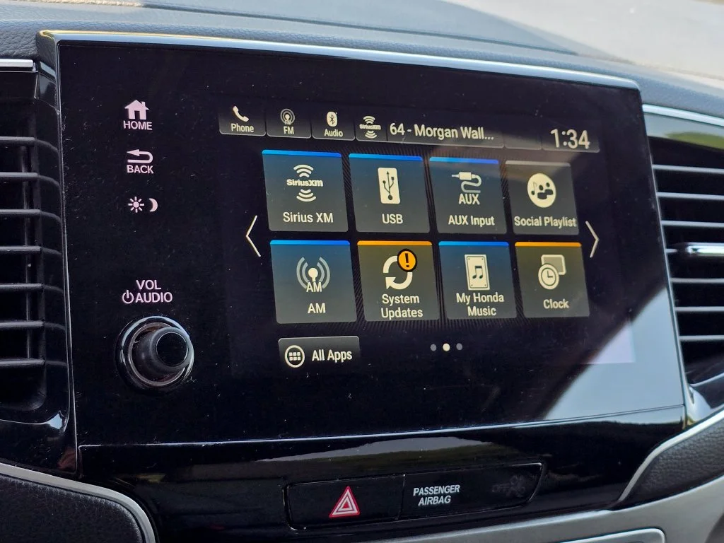 Used 2023 Silver Honda EX-L image 43