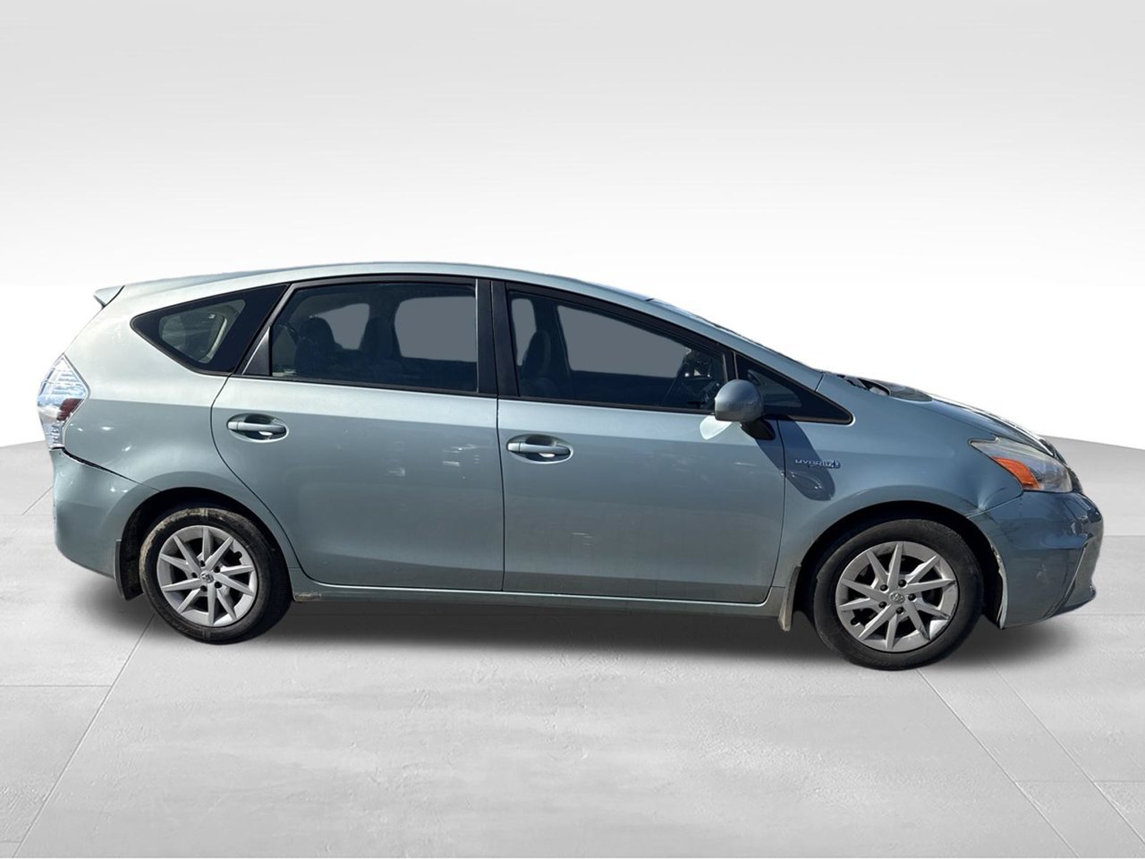 Used 2014 Beige Toyota Three image 3