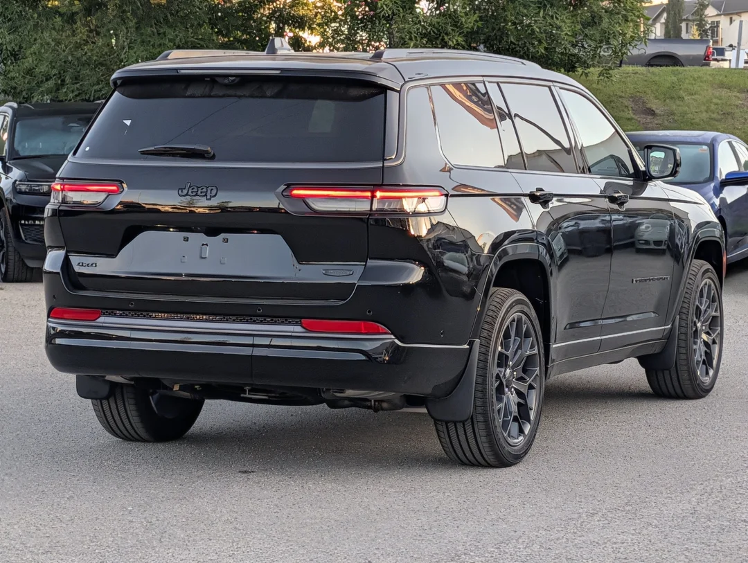 New 2026 Black Jeep Summit - - 4x4 - 324HP Turbo I4 - Adaptive Cruise Control - Blind Spot Monitor & More! image 8
