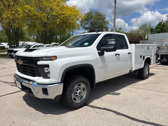 New 2025 Summit White Chevrolet WT image 1