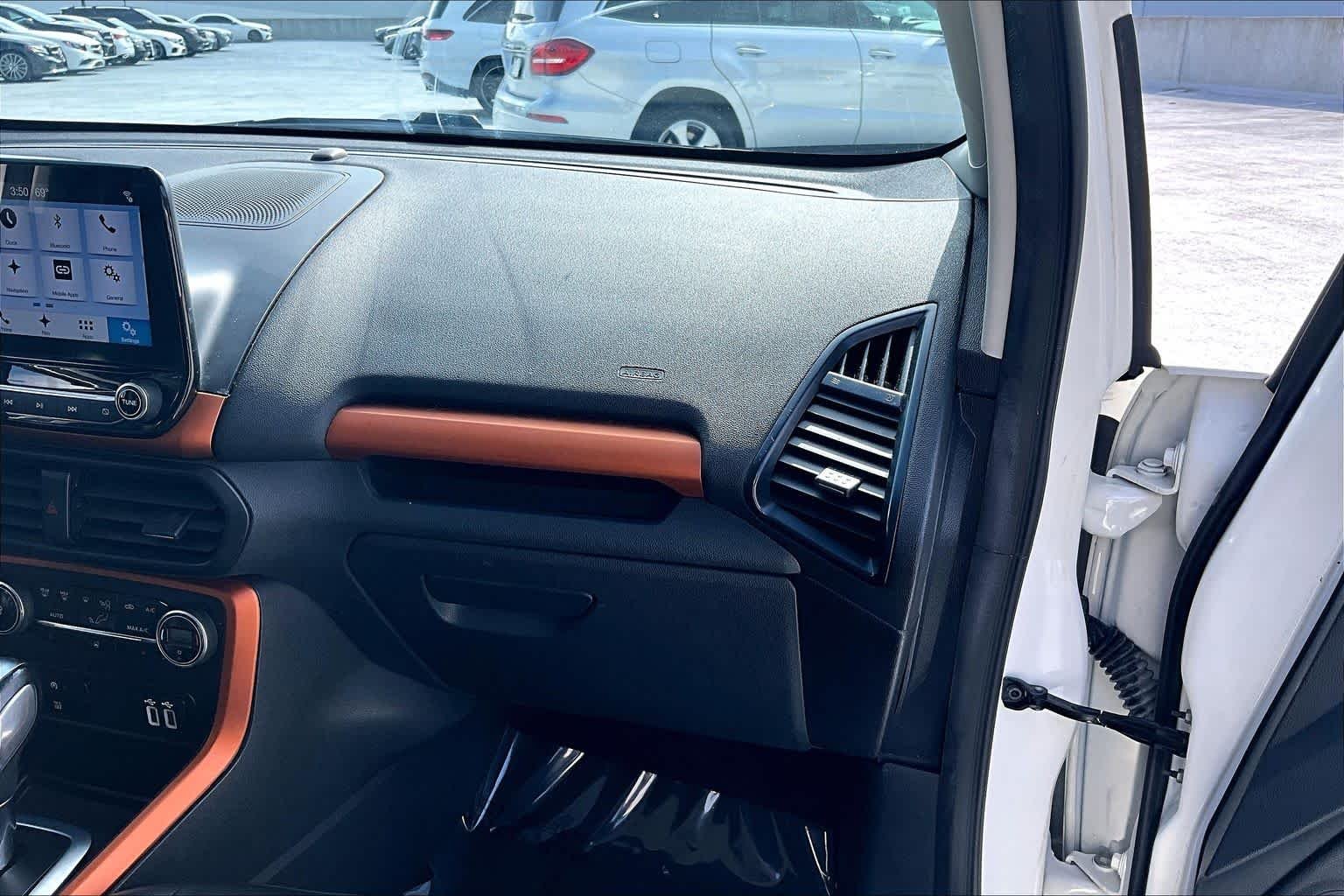 Used 2018 Diamond White Ford SES image 19