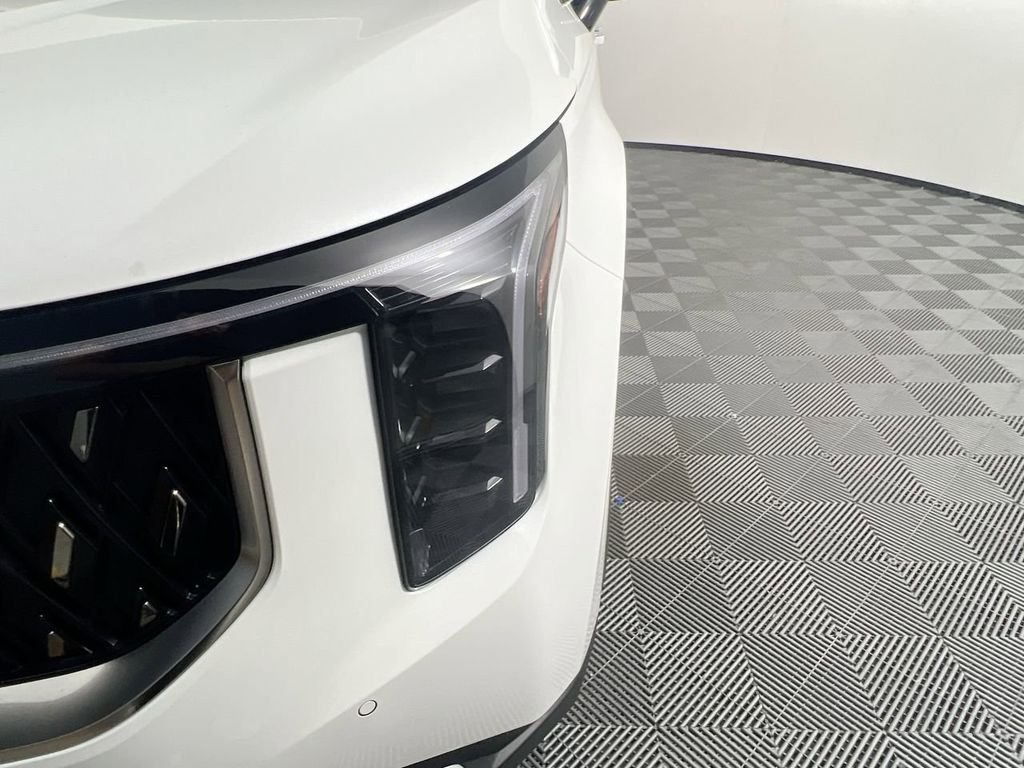New 2026 Snow White Pearl Kia LXS image 10