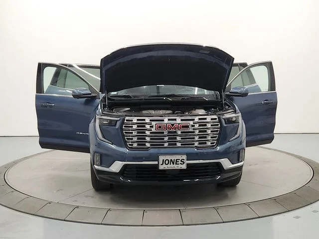 Used 2024  GMC Denali image 11