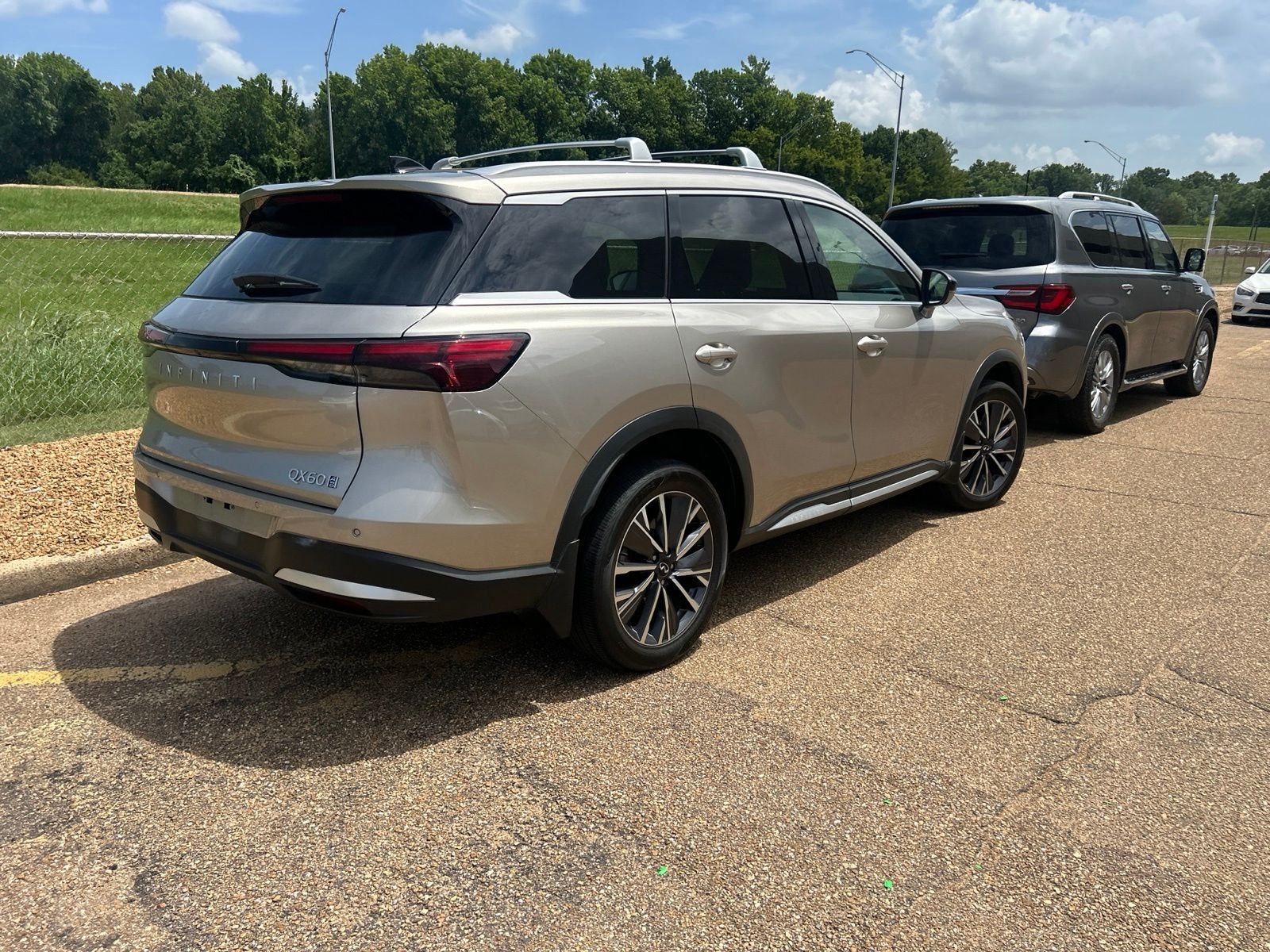 Used 2026 Silver INFINITI LUXE image 26