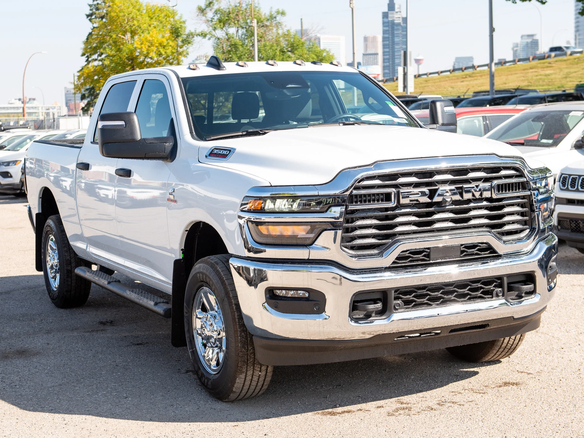 New 2026 White RAM Tradesman*, 12 Inch Screen, Apple CarPlay, 5th Wheel Prep image 8