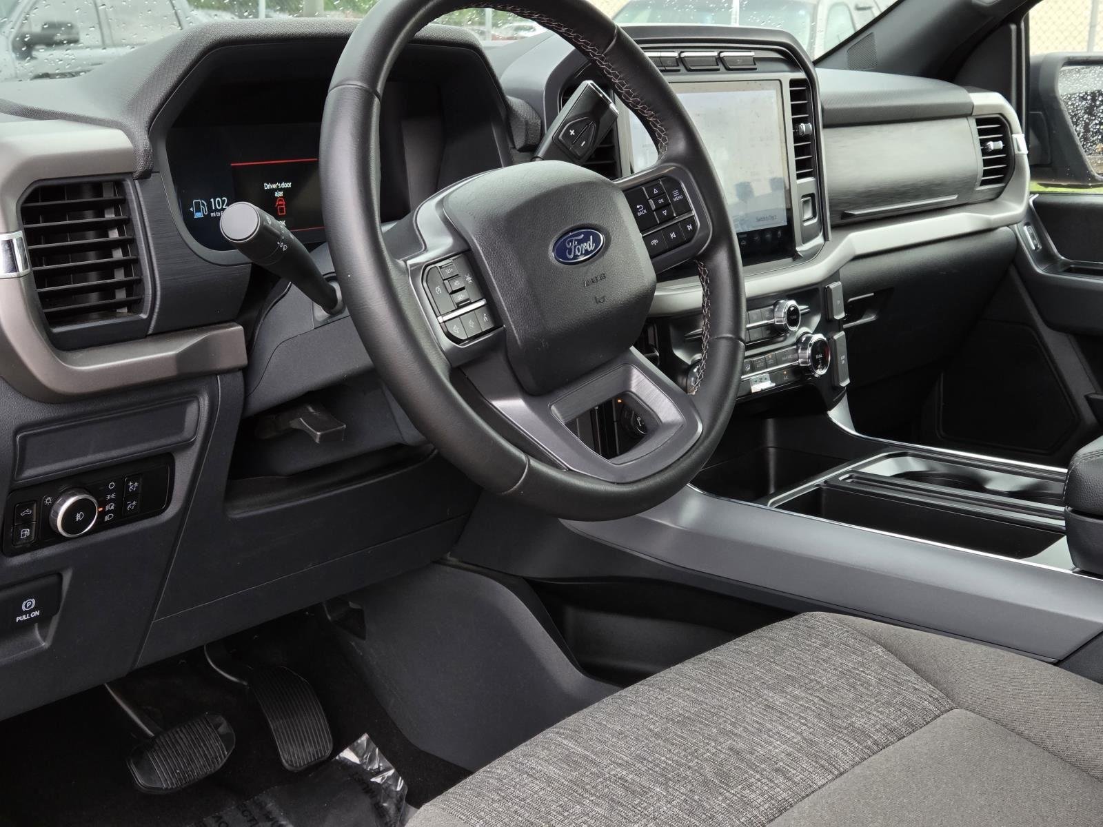 Used 2024 Oxford White Ford XLT image 33