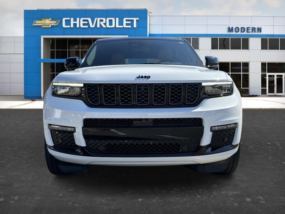 Used 2023 Bright White Clearcoat Jeep Summit image 7