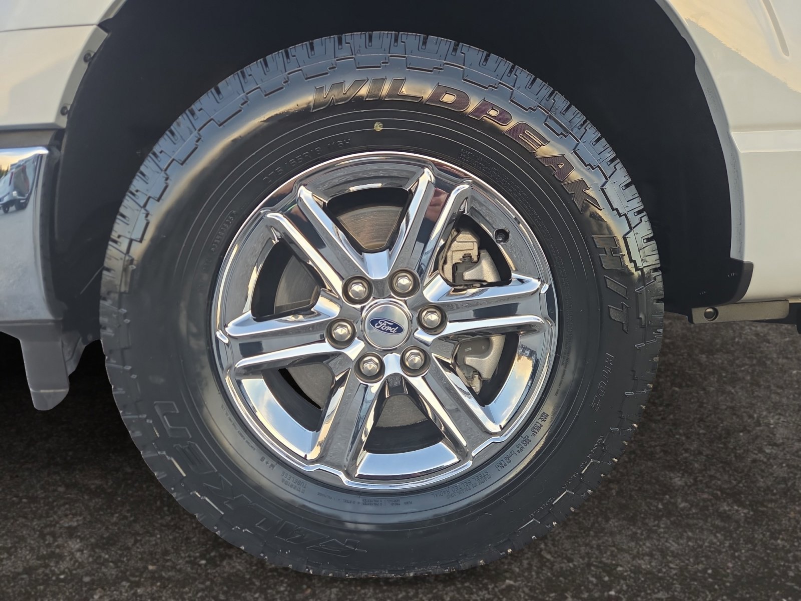 Certified Used 2024 Avalanche Ford XLT image 14