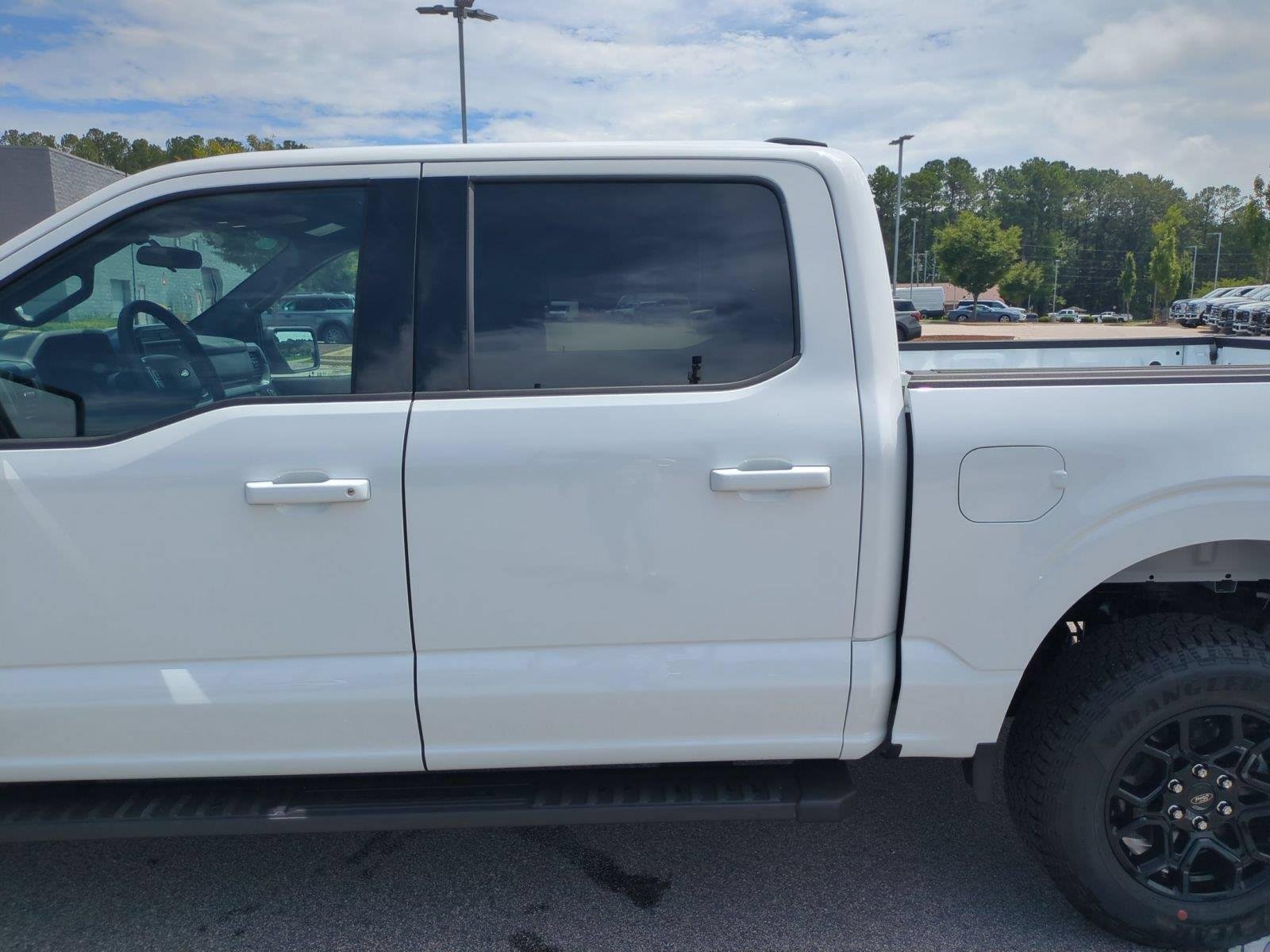 New 2026 Oxford White Ford XLT image 29