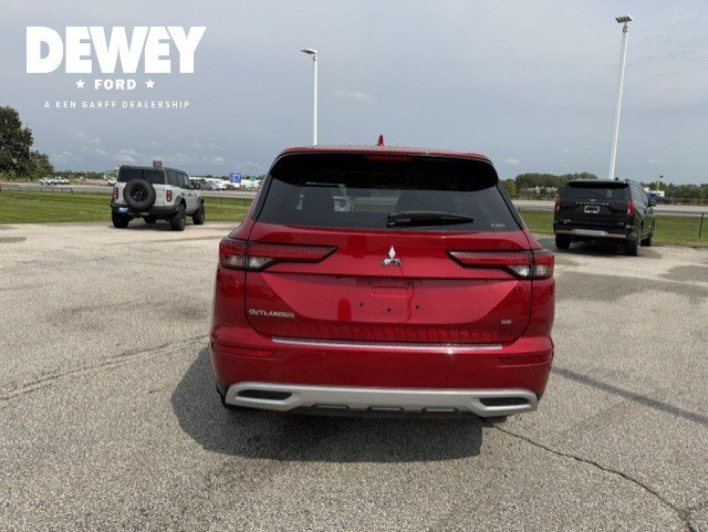 Used 2023 Red Mitsubishi SE Black Edition image 6